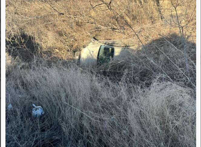 Takla atan otomobilden yara almadan kurtuldu