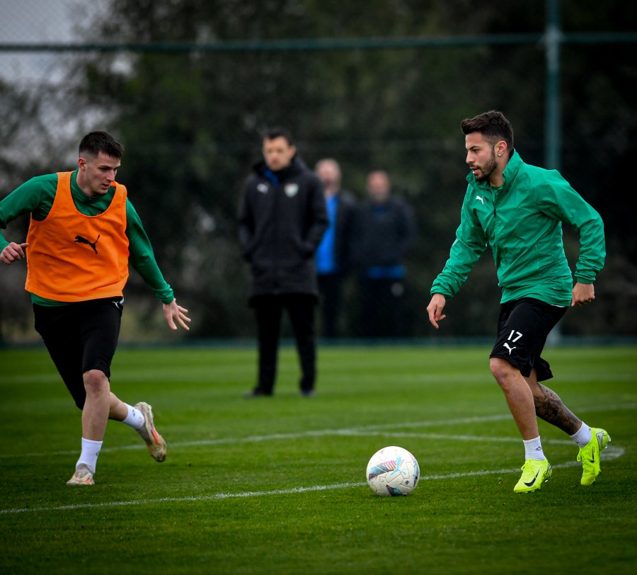 Bursaspor sahaya çıkıyor!