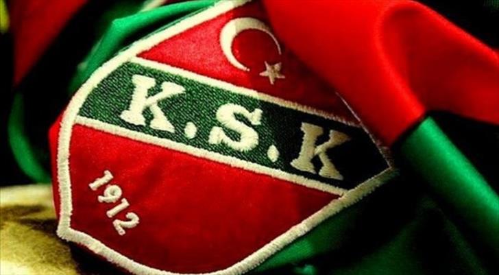 Karşıyaka’da yaprak dökümü