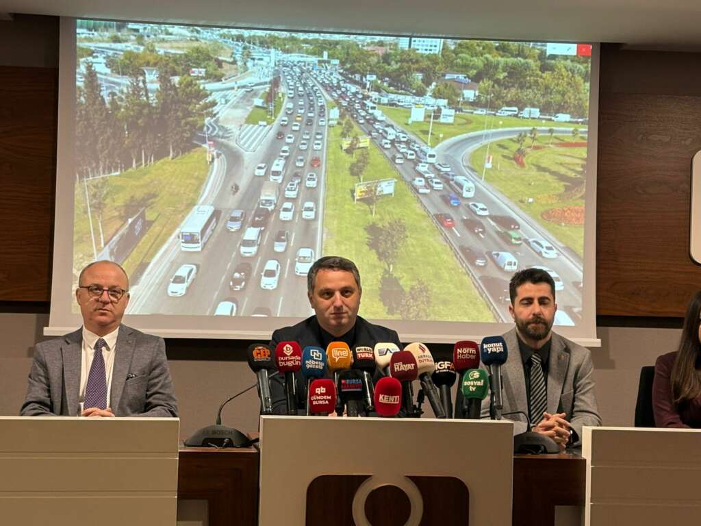 İnşaat Mühendisleri Odası’nda ‘Kaçak Yapılaşma ve Kentsel Dönüşüm’ konuşuldu