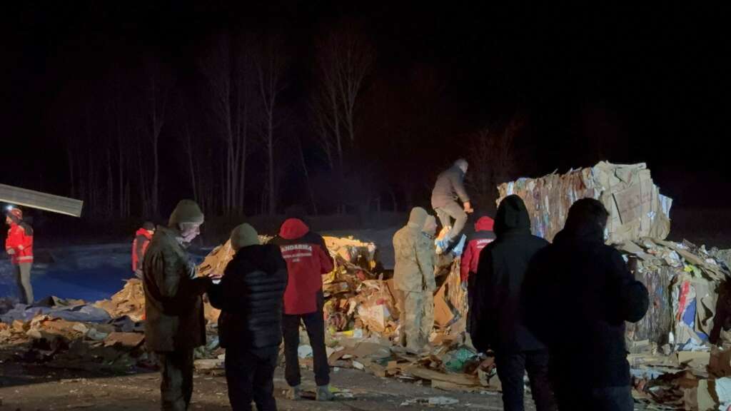 Kaçak göçmen taşıyan tırın gizli bölmesi çöktü: 1 ölü, 4 yaralı