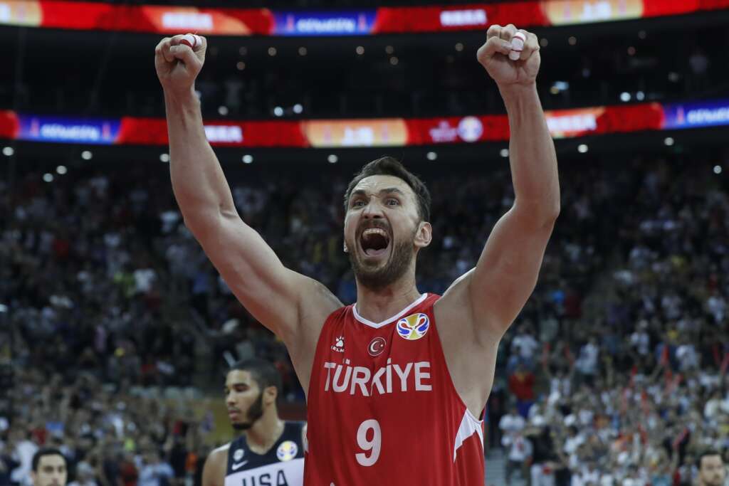 Semih Erden, basketbolu bıraktığını açıkladı