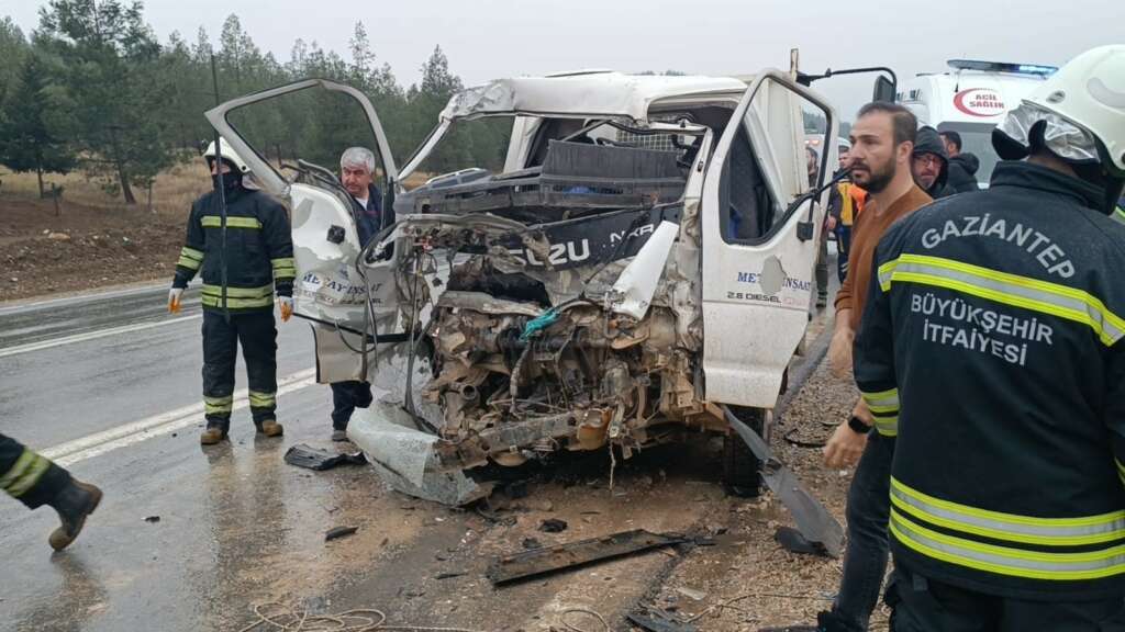 Feci trafik kazası: 1 ölü, 2 yaralı