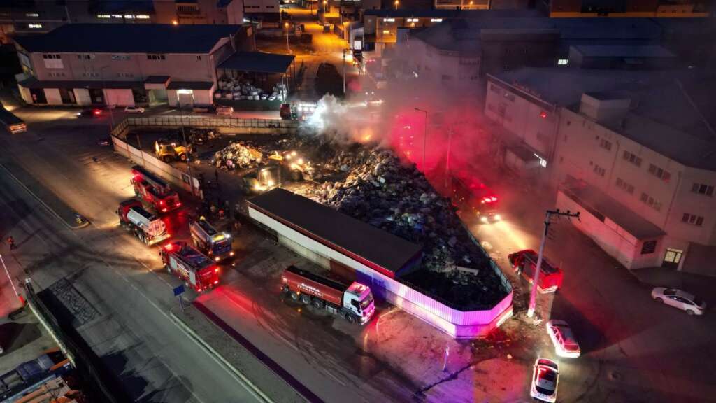 Bursa’da çöp toplama merkezinde korkutan yangın