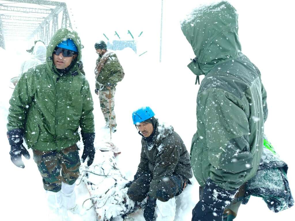 Hindistan’da çığ: 41 kişi kar altında mahsur kaldı