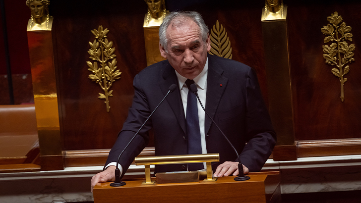 Fransa’da Bayrou hükümetine yönelik dördüncü gensoru önergesi de reddedildi