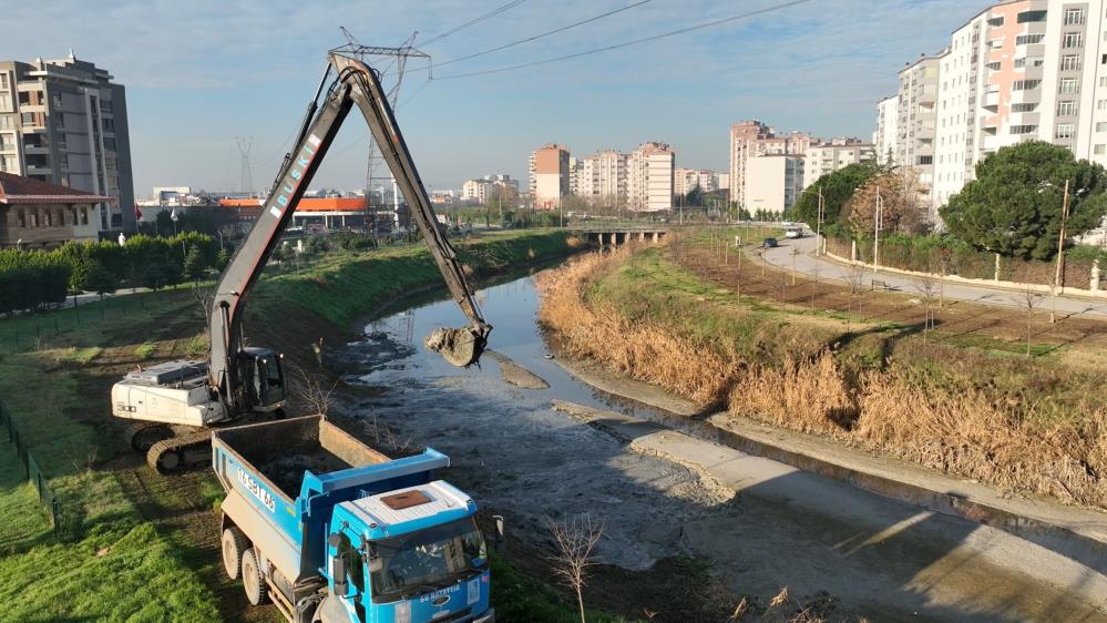 Bursa Büyükşehir’den dere temizliği