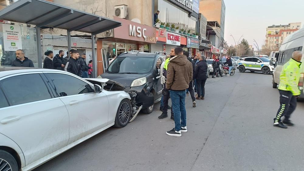 Batman’da zincirleme trafik kazası: 1 yaralı