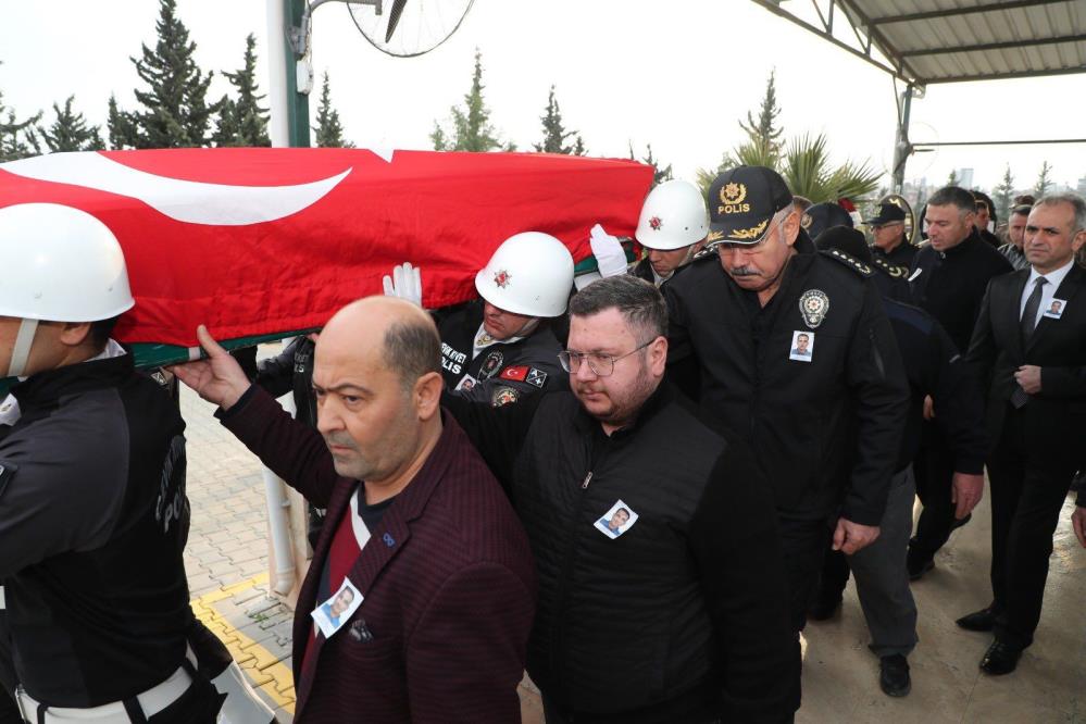 Hayatını kaybeden polis memuru son yolculuğuna uğurlandı