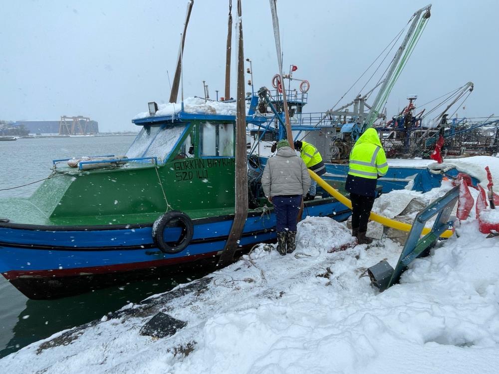 Samsun’da balıkçı teknesi battı