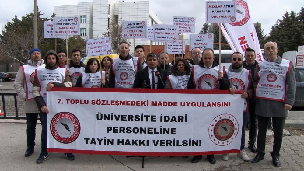 Tayin hakkı isteyen üniversite idari çalışanlarından YÖK önünde eylem