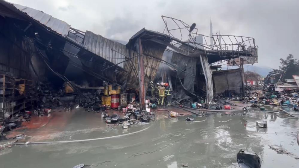 Bursa’da yangından geriye kül kaldı