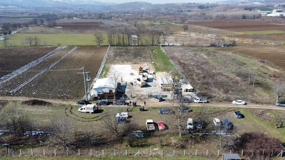 Bursa’da tarım arazisine yapılan kaçak yapılar yıkıldı