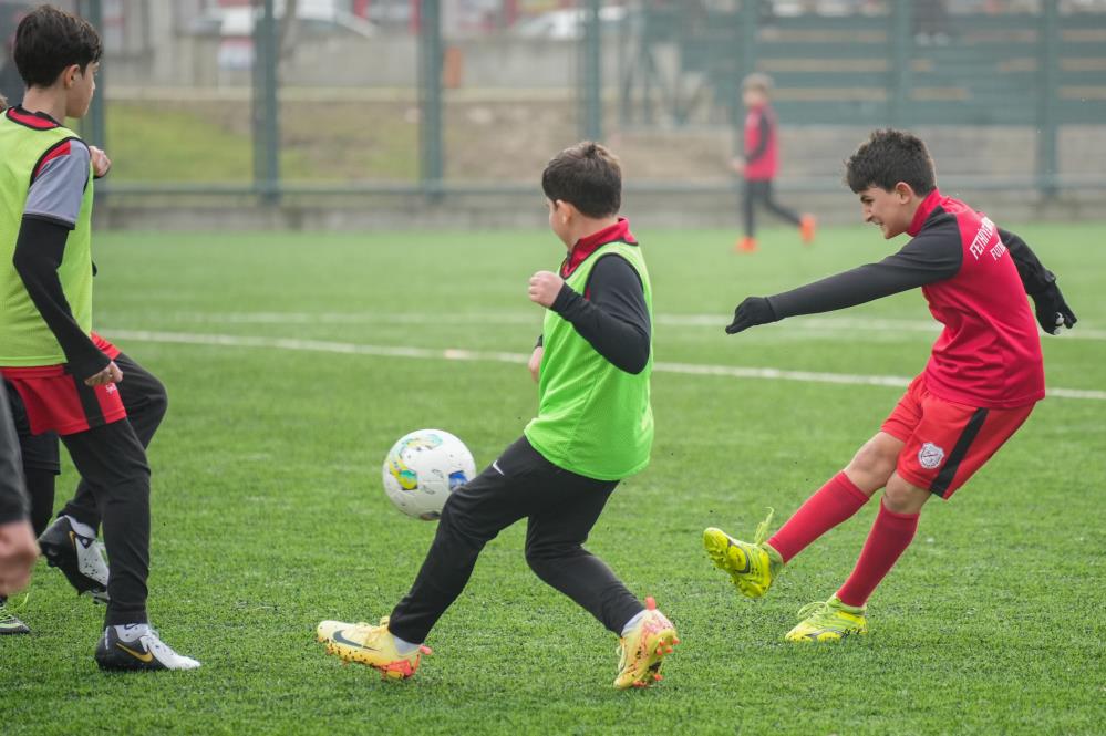 Bursa’da gelecek nesillerin temeli spor ile atılıyor