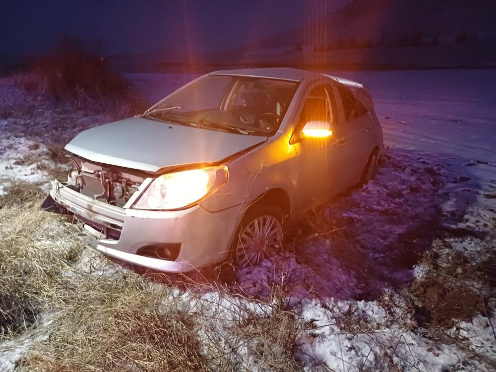 Çorum’da takla atan otomobildeki 3 kişi yaralandı