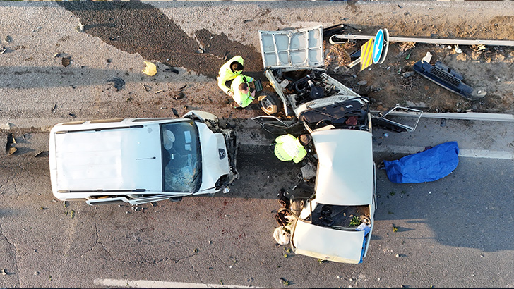 Kazada hurdaya dönen Fiat Tofaş araçta bir çift hayatını kaybetti