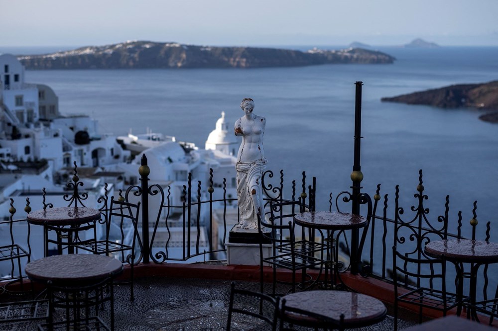 Santorini’de korkutan bekleyiş: “Adayı sarsan depremler haftalarca sürebilir”