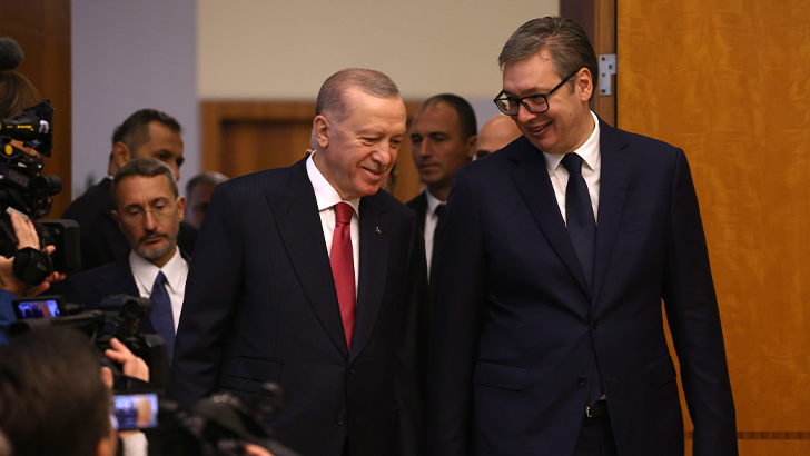 Sırbistan Cumhurbaşkanı Vucic, berberini Cumhurbaşkanı Erdoğan’ın korumasına benzetti