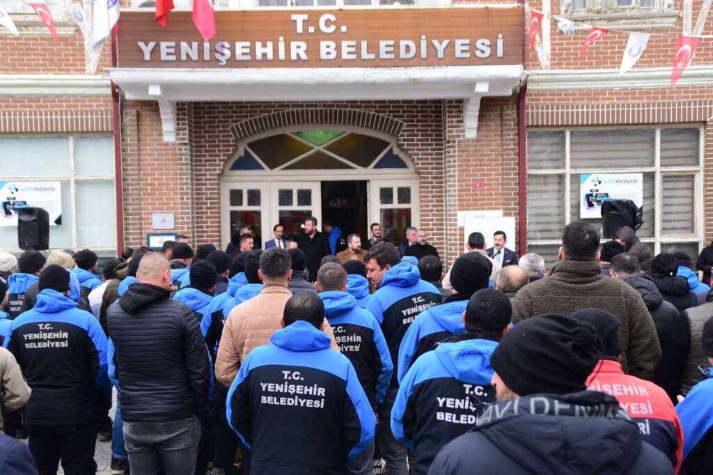 Yenişehir Belediyesi rekor ücretle işçinin yüzünü güldürdü