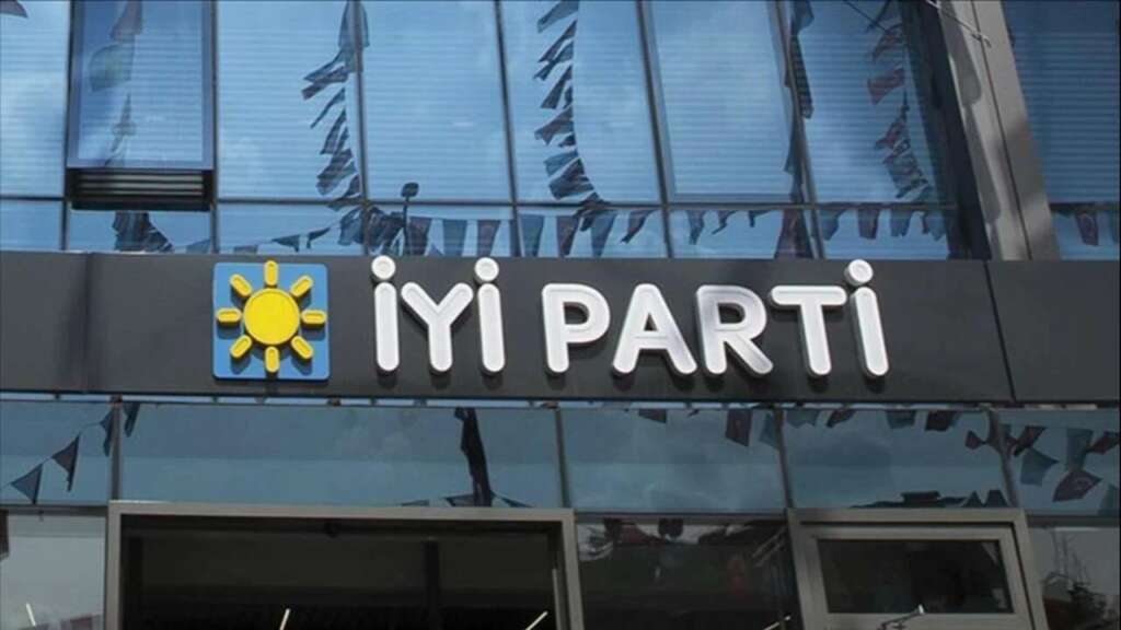 İYİ Parti’de yaprak dökümü! Belediye başkanı ve meclis üyeleri istifa etti