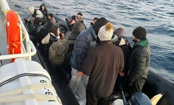 Çanakkale’de 32 kaçak göçmen ile 2 organizatör yakalandı