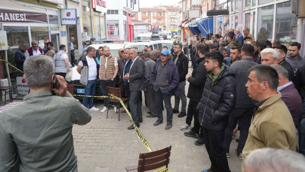 Öldürdüğü kişilerin ailesine “sabır” diledi, mahkeme salonu karıştı