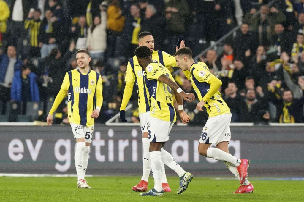 Fenerbahçe Avrupa’da çeyrek final yolunda: İlk 11’ler belli oldu