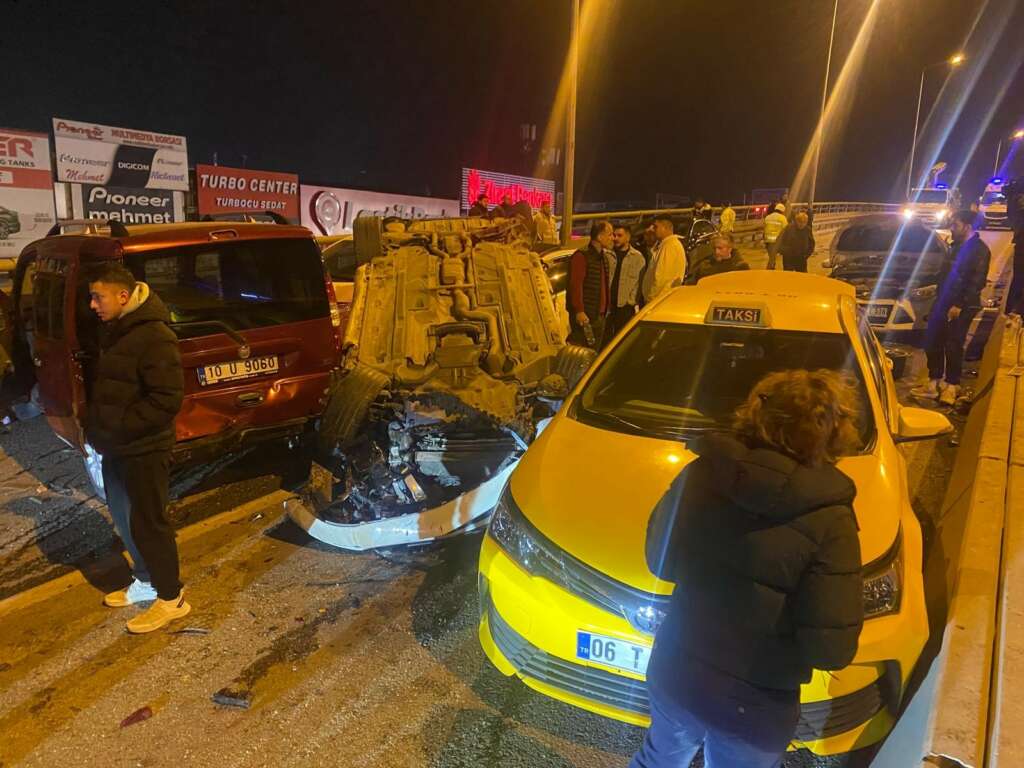 Ankara’da 9 araçlı zincirleme kaza: 4 yaralı