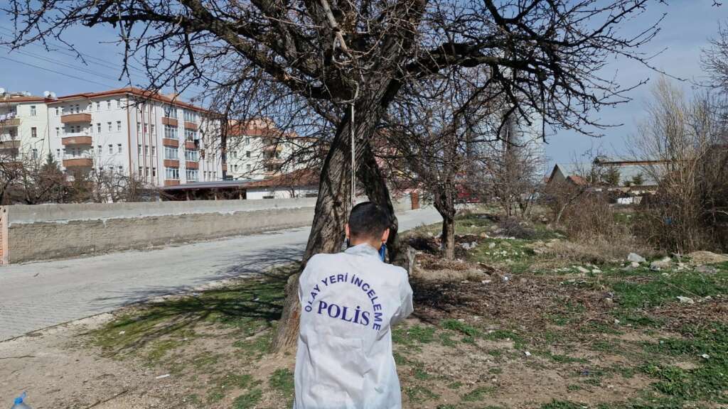 Çorum’da intihara kalkışan şahsı vatandaşlar engelledi