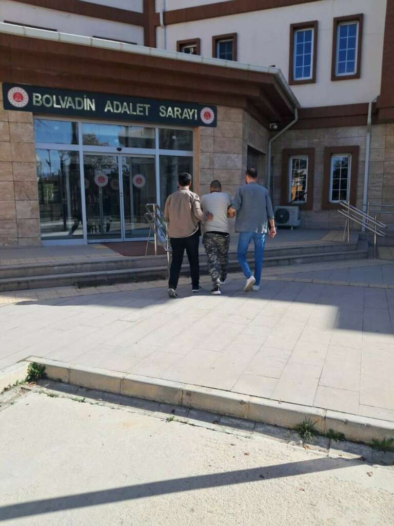 Karı koca suçlu çift, polisin 2 aylık takibi sonrası yakalandı