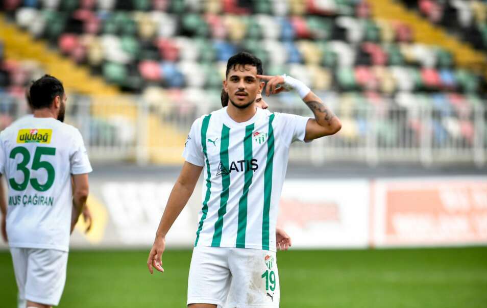 Bursaspor’da Mücahit Can Akçay geri dönüyor