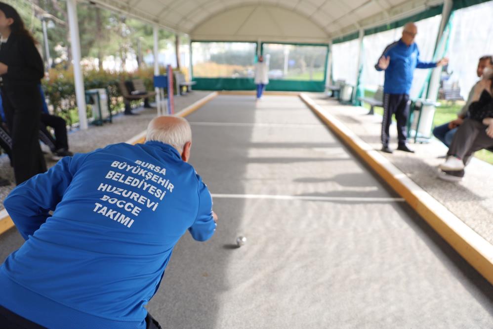 Huzurevi sakinleri Spor Festivali’nde gençlere taş çıkartmaya hazırlanıyor