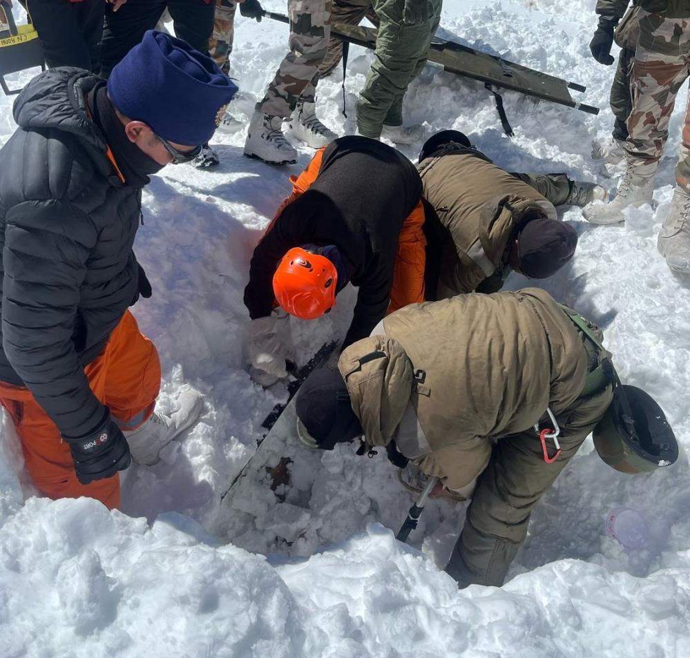 Hindistan’daki çığ felaketi