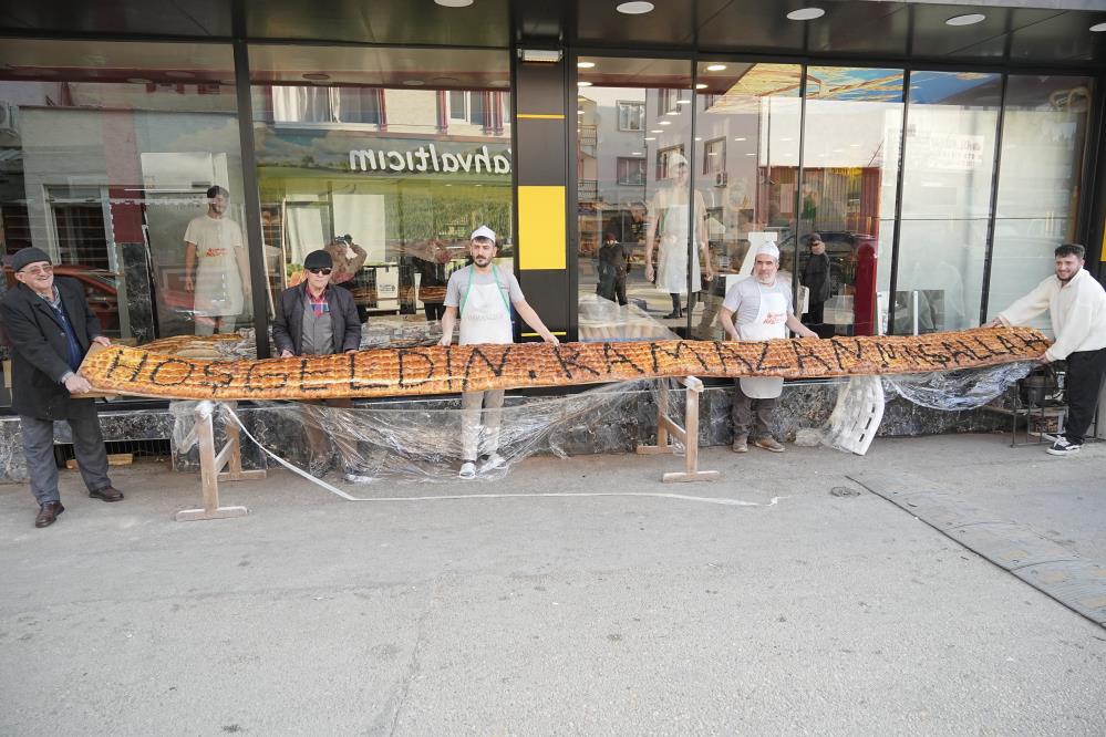 Bursa’da 7 metrelik pide görenleri hayrete düşürdü