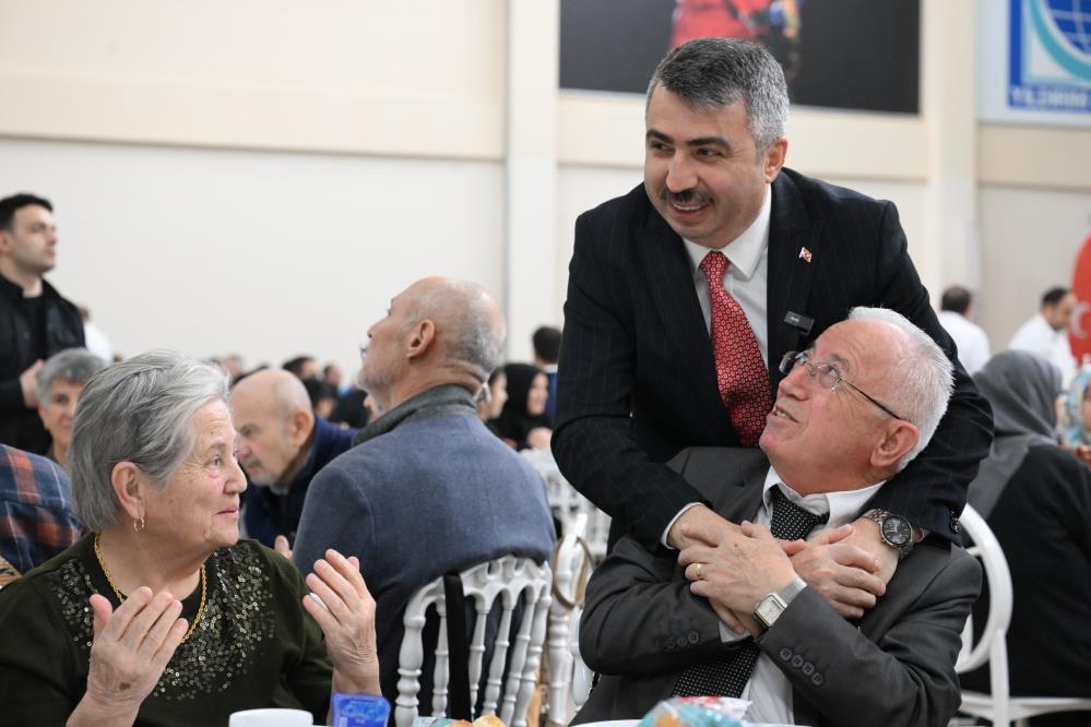 Başkan Yılmaz, şehit aileleri ve gazilerle iftarda buluştu