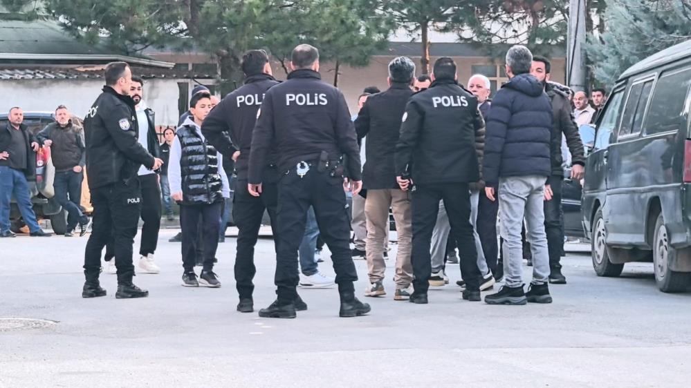 Bursa’da 3 kişiyi yaraladı, serbest bırakıldı!