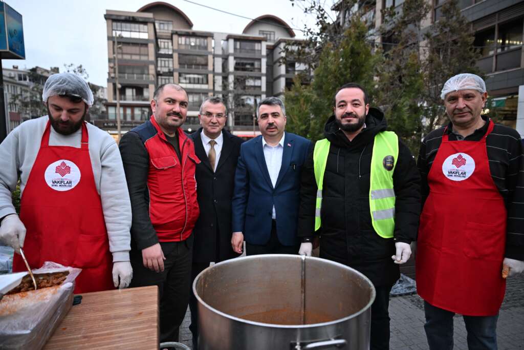 Başkan Yılmaz, vatandaşlarla iftarda buluştu