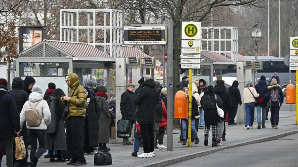 Berlin’de toplu taşıma çalışanları 2 günlük greve gitti